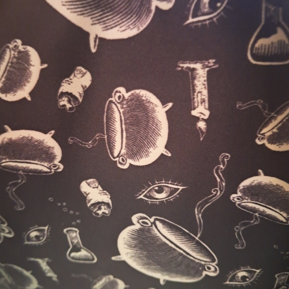 NWT Loungefly Hocus Pocus Winifred Cosplay Mini Backpack (PALM Exclusive) - Picture 3 of 5